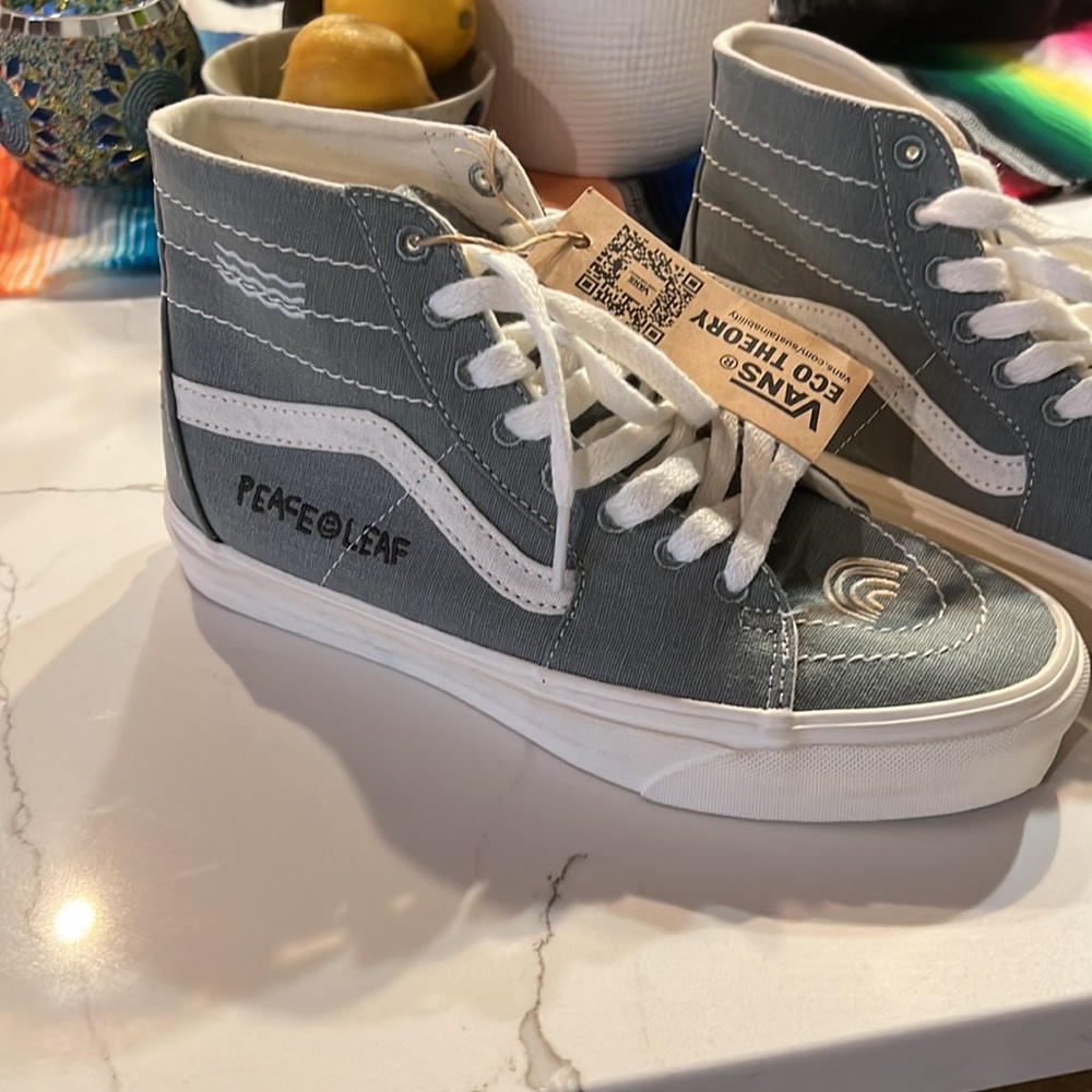 NWT Vans embroidered Sk8 shoe - Picture 3 of 4